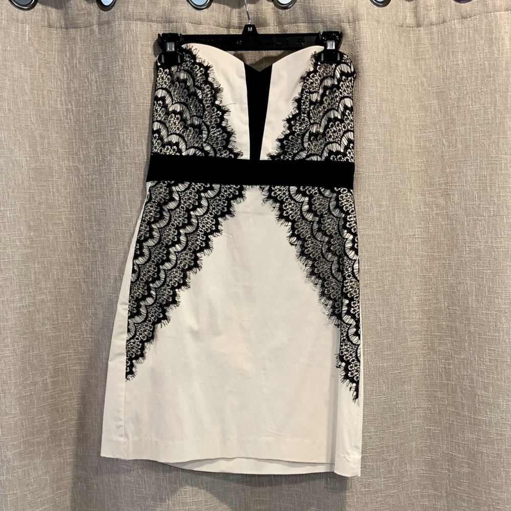 Strapless formal dress
